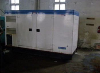 衢州康明斯150kw大型柴油二手发电机组